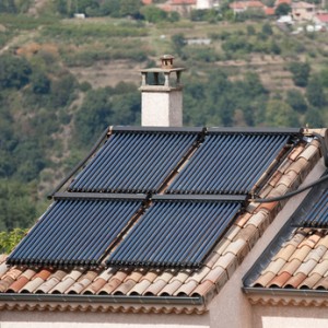 Quatre panneaux solaires